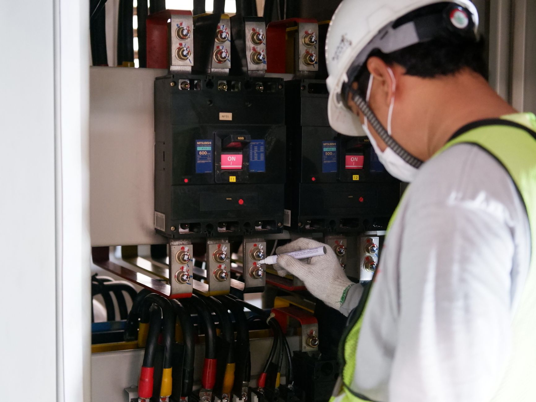 Errores críticos en instalaciones eléctricas que vemos cada semana en Cali