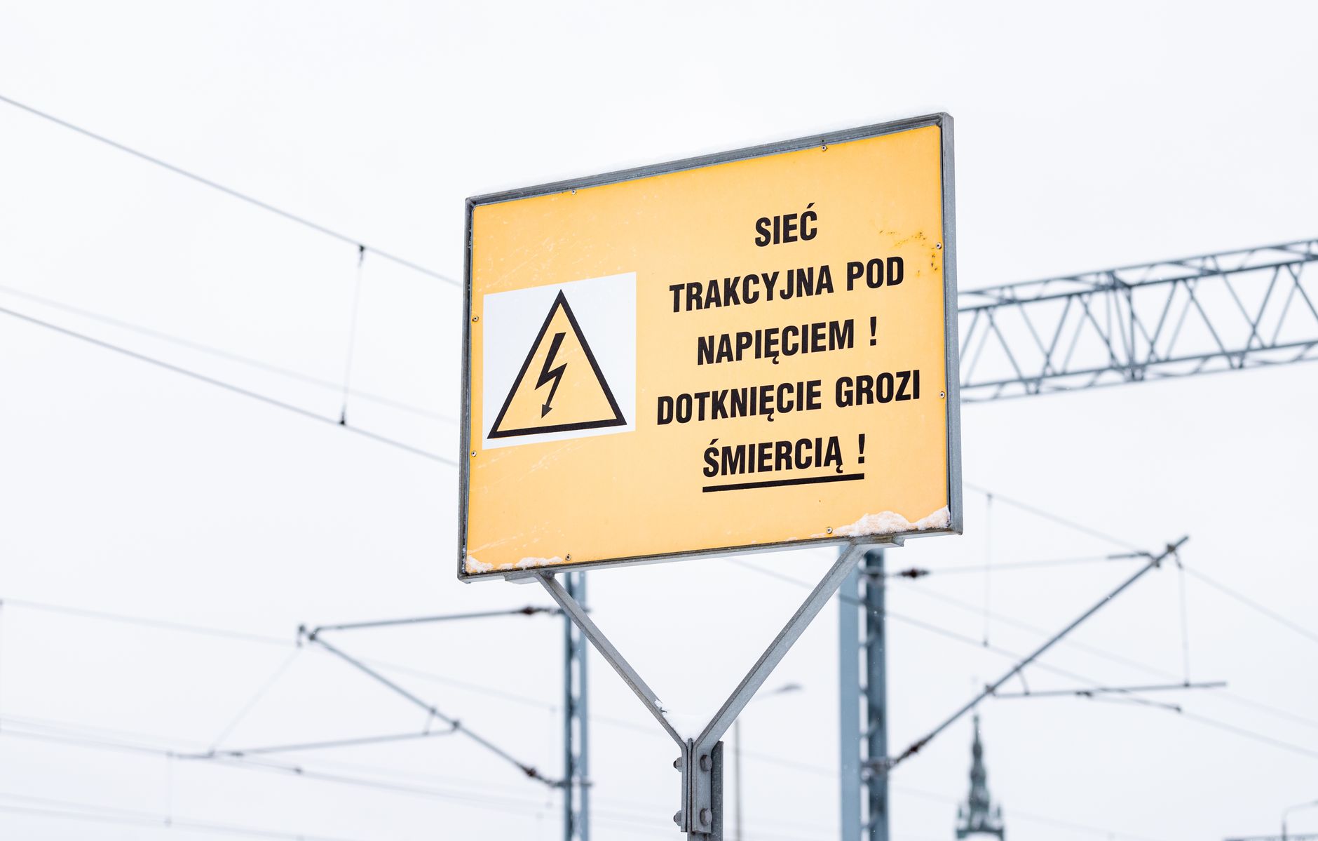 Señales de alerta que no puede ignorar en su instalación eléctrica
