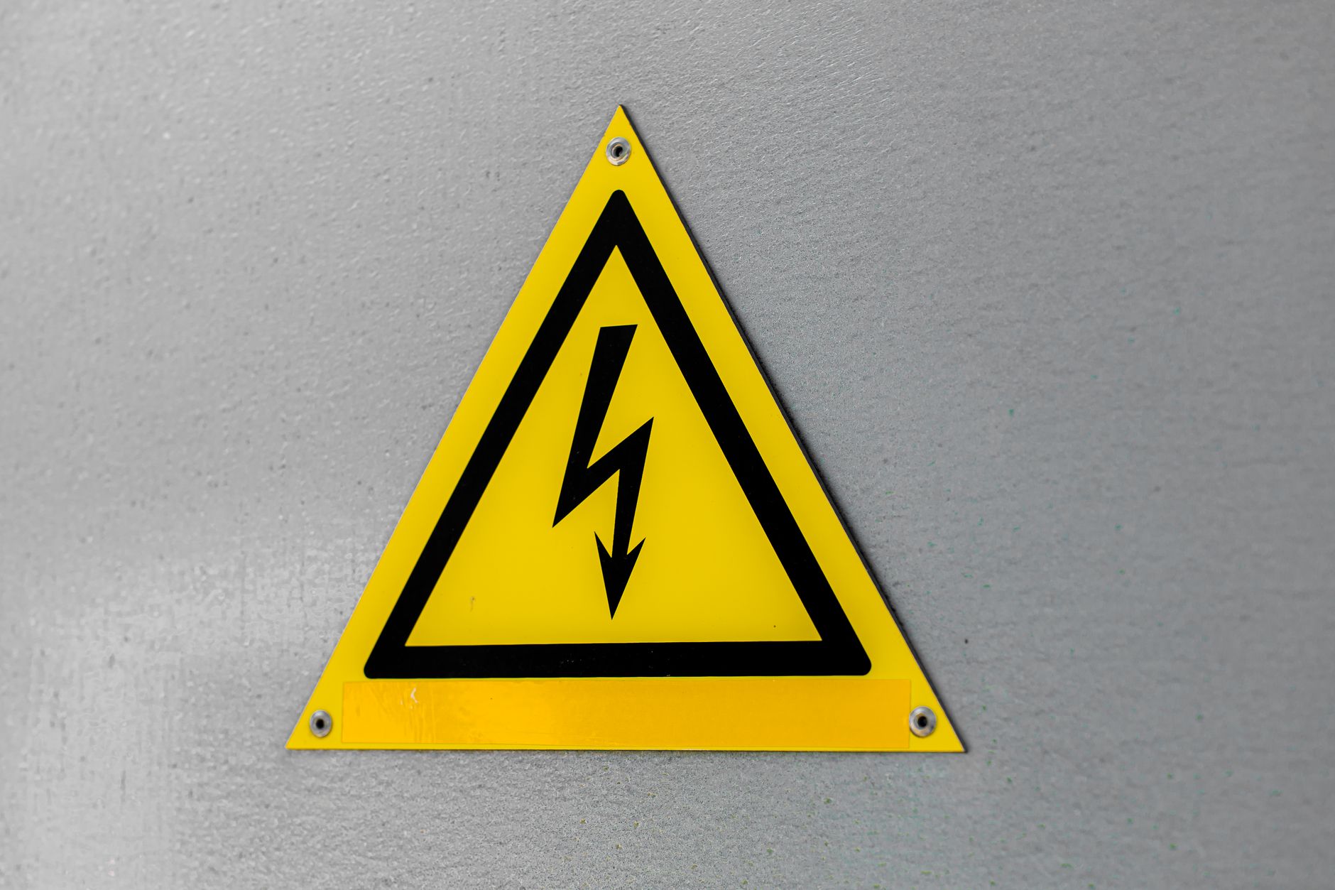 Señales de Alarma que No Debes Ignorar en Tu Instalación Eléctrica