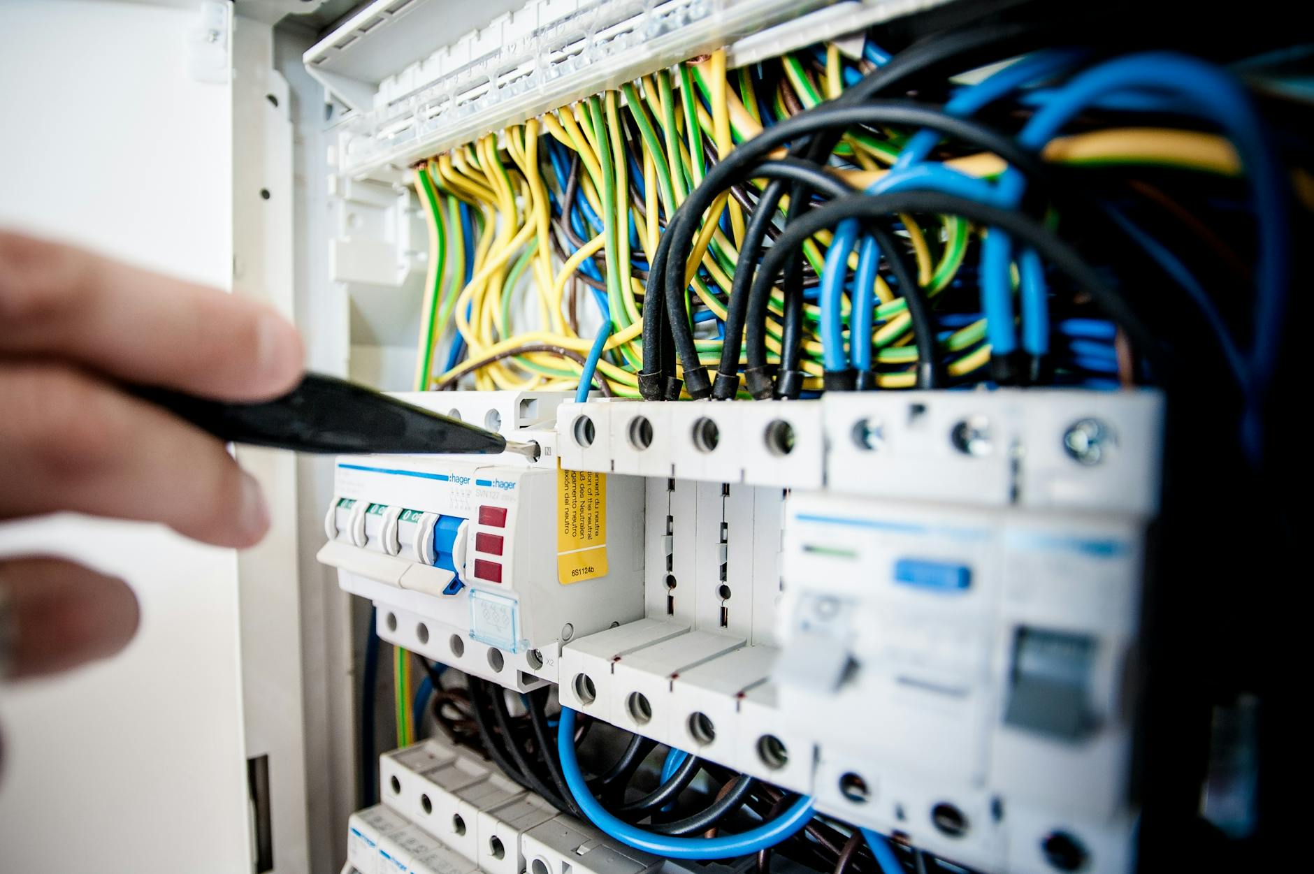 Precios reales de citófono y portón eléctrico en Cali 2024